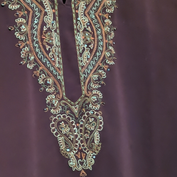 Embroidered top - Picture 2 of 4